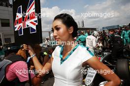 Grid girl for Lewis Hamilton (GBR) Mercedes AMG F1 W07 Hybrid. 02.10.2016. Formula 1 World Championship, Rd 16, Malaysian Grand Prix, Sepang, Malaysia, Sunday.