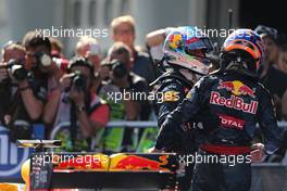 Daniel Ricciardo (AUS), Red Bull Racing and Max Verstappen (NL), Red Bull Racing  02.10.2016. Formula 1 World Championship, Rd 16, Malaysian Grand Prix, Sepang, Malaysia, Sunday.