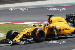 Kevin Magnussen (DEN) Renault Sport F1 Team RS16. 02.10.2016. Formula 1 World Championship, Rd 16, Malaysian Grand Prix, Sepang, Malaysia, Sunday.