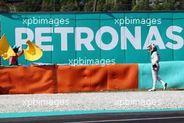 Lewis Hamilton (GBR) Mercedes AMG F1 retired from the race with a blown engine. 02.10.2016. Formula 1 World Championship, Rd 16, Malaysian Grand Prix, Sepang, Malaysia, Sunday.