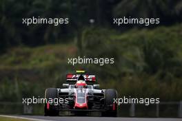 Esteban Gutierrez (MEX), Haas F1 Team  01.10.2016. Formula 1 World Championship, Rd 16, Malaysian Grand Prix, Sepang, Malaysia, Saturday.