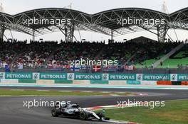 Lewis Hamilton (GBR) Mercedes AMG F1 W07 Hybrid. 01.10.2016. Formula 1 World Championship, Rd 16, Malaysian Grand Prix, Sepang, Malaysia, Saturday.