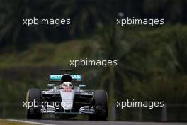 Lewis Hamilton (GBR), Mercedes AMG F1 Team  01.10.2016. Formula 1 World Championship, Rd 16, Malaysian Grand Prix, Sepang, Malaysia, Saturday.