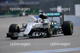 Lewis Hamilton (GBR), Mercedes AMG F1 Team  29.10.2016. Formula 1 World Championship, Rd 4, Russian Grand Prix, Sochi Autodrom, Sochi, Russia, Practice Day.