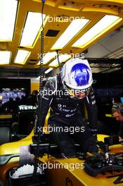 Sergey Sirotkin (RUS) Renault Sport F1 Team RS16 Test Driver. 29.10.2016. Formula 1 World Championship, Rd 4, Russian Grand Prix, Sochi Autodrom, Sochi, Russia, Practice Day.