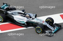 Lewis Hamilton (GBR) Mercedes AMG F1 W07 Hybrid recovers from a spin. 29.10.2016. Formula 1 World Championship, Rd 4, Russian Grand Prix, Sochi Autodrom, Sochi, Russia, Practice Day.