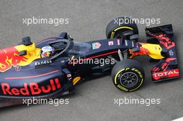 Daniel Ricciardo (AUS) Red Bull Racing RB12 with the Aero Screen. 29.10.2016. Formula 1 World Championship, Rd 4, Russian Grand Prix, Sochi Autodrom, Sochi, Russia, Practice Day.