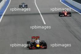 Daniel Ricciardo (AUS) Red Bull Racing RB12 running the Aero Screen. 29.10.2016. Formula 1 World Championship, Rd 4, Russian Grand Prix, Sochi Autodrom, Sochi, Russia, Practice Day.