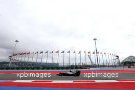 Lewis Hamilton (GBR), Mercedes AMG F1 Team  29.10.2016. Formula 1 World Championship, Rd 4, Russian Grand Prix, Sochi Autodrom, Sochi, Russia, Practice Day.