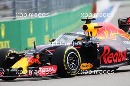 Daniel Ricciardo (AUS) Red Bull Racing RB12 with the Aero Screen. 29.10.2016. Formula 1 World Championship, Rd 4, Russian Grand Prix, Sochi Autodrom, Sochi, Russia, Practice Day.