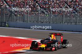Daniel Ricciardo (AUS) Red Bull Racing RB12. 01.05.2016. Formula 1 World Championship, Rd 4, Russian Grand Prix, Sochi Autodrom, Sochi, Russia, Race Day.