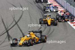 Kevin Magnussen (DEN) Renault Sport F1 Team RS16. 01.05.2016. Formula 1 World Championship, Rd 4, Russian Grand Prix, Sochi Autodrom, Sochi, Russia, Race Day.