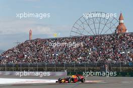 Daniel Ricciardo (AUS) Red Bull Racing RB12. 01.05.2016. Formula 1 World Championship, Rd 4, Russian Grand Prix, Sochi Autodrom, Sochi, Russia, Race Day.