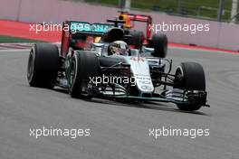 Lewis Hamilton (GBR), Mercedes AMG F1 Team  30.04.2016. Formula 1 World Championship, Rd 4, Russian Grand Prix, Sochi Autodrom, Sochi, Russia, Qualifying Day.