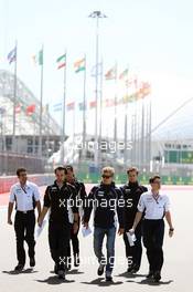 Marcus Ericsson (SWE) Sauber F1 Team walks the circuit with the team. 28.04.2016. Formula 1 World Championship, Rd 4, Russian Grand Prix, Sochi Autodrom, Sochi, Russia, Preparation Day.