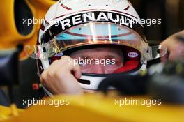 Kevin Magnussen (DEN) Renault Sport F1 Team RS16. 16.09.2016. Formula 1 World Championship, Rd 15, Singapore Grand Prix, Marina Bay Street Circuit, Singapore, Practice Day.
