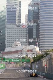 Kevin Magnussen (DEN) Renault Sport F1 Team RS16. 16.09.2016. Formula 1 World Championship, Rd 15, Singapore Grand Prix, Marina Bay Street Circuit, Singapore, Practice Day.