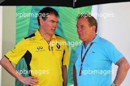 (L to R): Alan Permane (GBR) Renault Sport F1 Team Trackside Operations Director with Jonathan Palmer (GBR). 16.09.2016. Formula 1 World Championship, Rd 15, Singapore Grand Prix, Marina Bay Street Circuit, Singapore, Practice Day.