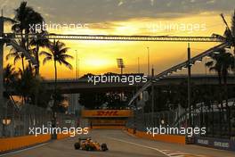 Kevin Magnussen (DEN), Renault Sport F1 Team  16.09.2016. Formula 1 World Championship, Rd 15, Singapore Grand Prix, Marina Bay Street Circuit, Singapore, Practice Day.