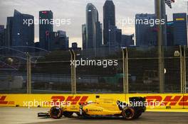 Kevin Magnussen (DEN) Renault Sport F1 Team RS16. 16.09.2016. Formula 1 World Championship, Rd 15, Singapore Grand Prix, Marina Bay Street Circuit, Singapore, Practice Day.