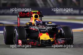 Max Verstappen (NLD) Red Bull Racing RB12. 16.09.2016. Formula 1 World Championship, Rd 15, Singapore Grand Prix, Marina Bay Street Circuit, Singapore, Practice Day.