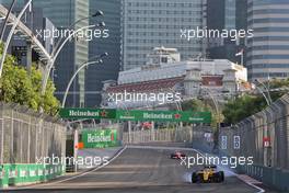Jolyon Palmer (GBR) Renault Sport F1 Team RS16 locks up under braking. 16.09.2016. Formula 1 World Championship, Rd 15, Singapore Grand Prix, Marina Bay Street Circuit, Singapore, Practice Day.