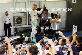 Race winner Nico Rosberg (GER) Mercedes AMG F1 celebrates in parc ferme. 18.09.2016. Formula 1 World Championship, Rd 15, Singapore Grand Prix, Marina Bay Street Circuit, Singapore, Race Day.