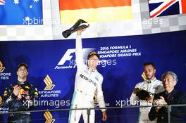 The podium (L to R): Daniel Ricciardo (AUS) Red Bull Racing, second; Nico Rosberg (GER) Mercedes AMG F1, race winner; Lewis Hamilton (GBR) Mercedes AMG F1, third. 18.09.2016. Formula 1 World Championship, Rd 15, Singapore Grand Prix, Marina Bay Street Circuit, Singapore, Race Day.