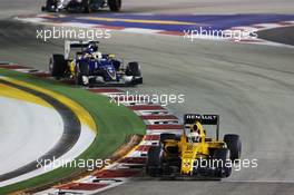 Kevin Magnussen (DEN) Renault Sport F1 Team RS16. 18.09.2016. Formula 1 World Championship, Rd 15, Singapore Grand Prix, Marina Bay Street Circuit, Singapore, Race Day.