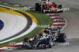 Lewis Hamilton (GBR) Mercedes AMG F1 W07 Hybrid. 18.09.2016. Formula 1 World Championship, Rd 15, Singapore Grand Prix, Marina Bay Street Circuit, Singapore, Race Day.