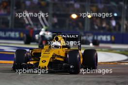 Kevin Magnussen (DEN) Renault Sport F1 Team RS16. 18.09.2016. Formula 1 World Championship, Rd 15, Singapore Grand Prix, Marina Bay Street Circuit, Singapore, Race Day.