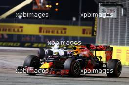 Max Verstappen (NLD) Red Bull Racing RB12. 18.09.2016. Formula 1 World Championship, Rd 15, Singapore Grand Prix, Marina Bay Street Circuit, Singapore, Race Day.