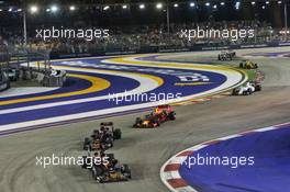 Daniil Kvyat (RUS) Scuderia Toro Rosso STR11. 18.09.2016. Formula 1 World Championship, Rd 15, Singapore Grand Prix, Marina Bay Street Circuit, Singapore, Race Day.