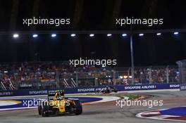 Jolyon Palmer (GBR) Renault Sport F1 Team RS16. 18.09.2016. Formula 1 World Championship, Rd 15, Singapore Grand Prix, Marina Bay Street Circuit, Singapore, Race Day.