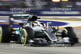 Lewis Hamilton (GBR) Mercedes AMG F1 W07 Hybrid. 18.09.2016. Formula 1 World Championship, Rd 15, Singapore Grand Prix, Marina Bay Street Circuit, Singapore, Race Day.