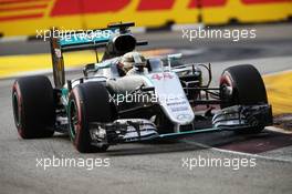 Lewis Hamilton (GBR) Mercedes AMG F1 W07 Hybrid. 17.09.2016. Formula 1 World Championship, Rd 15, Singapore Grand Prix, Marina Bay Street Circuit, Singapore, Qualifying Day.