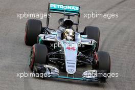 Lewis Hamilton (GBR), Mercedes AMG F1 Team  17.09.2016. Formula 1 World Championship, Rd 15, Singapore Grand Prix, Marina Bay Street Circuit, Singapore, Qualifying Day.