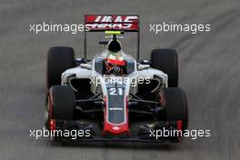 Esteban Gutierrez (MEX), Haas F1 Team  17.09.2016. Formula 1 World Championship, Rd 15, Singapore Grand Prix, Marina Bay Street Circuit, Singapore, Qualifying Day.