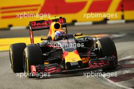 Max Verstappen (NLD) Red Bull Racing RB12. 17.09.2016. Formula 1 World Championship, Rd 15, Singapore Grand Prix, Marina Bay Street Circuit, Singapore, Qualifying Day.