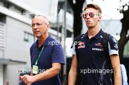 Daniil Kvyat (RUS) Scuderia Toro Rosso. 17.09.2016. Formula 1 World Championship, Rd 15, Singapore Grand Prix, Marina Bay Street Circuit, Singapore, Qualifying Day.