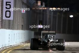 Lewis Hamilton (GBR), Mercedes AMG F1 Team  17.09.2016. Formula 1 World Championship, Rd 15, Singapore Grand Prix, Marina Bay Street Circuit, Singapore, Qualifying Day.