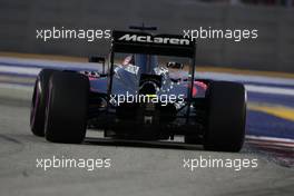 Fernando Alonso (ESP) McLaren MP4-31. 17.09.2016. Formula 1 World Championship, Rd 15, Singapore Grand Prix, Marina Bay Street Circuit, Singapore, Qualifying Day.