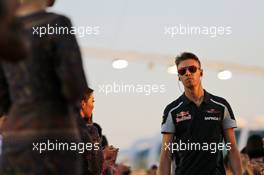 Daniil Kvyat (RUS) Scuderia Toro Rosso on the drivers parade. 18.09.2016. Formula 1 World Championship, Rd 15, Singapore Grand Prix, Marina Bay Street Circuit, Singapore, Race Day.