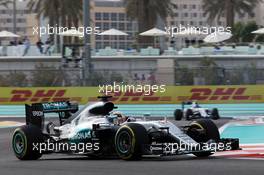 Lewis Hamilton (GBR) Mercedes AMG F1 W07 Hybrid. 25.11.2016. Formula 1 World Championship, Rd 21, Abu Dhabi Grand Prix, Yas Marina Circuit, Abu Dhabi, Practice Day.