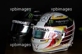 Helmet of Lewis Hamilton (GBR) Mercedes AMG F1   25.11.2016. Formula 1 World Championship, Rd 21, Abu Dhabi Grand Prix, Yas Marina Circuit, Abu Dhabi, Practice Day.