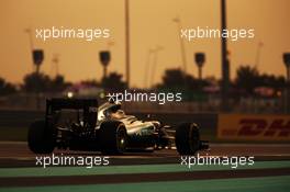 Lewis Hamilton (GBR) Mercedes AMG F1 W07 Hybrid. 25.11.2016. Formula 1 World Championship, Rd 21, Abu Dhabi Grand Prix, Yas Marina Circuit, Abu Dhabi, Practice Day.