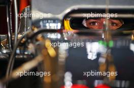 Fernando Alonso (ESP) McLaren MP4-31. 25.11.2016. Formula 1 World Championship, Rd 21, Abu Dhabi Grand Prix, Yas Marina Circuit, Abu Dhabi, Practice Day.