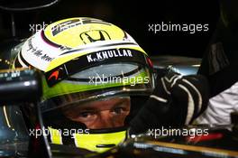 Jenson Button (GBR) McLaren MP4-31. 25.11.2016. Formula 1 World Championship, Rd 21, Abu Dhabi Grand Prix, Yas Marina Circuit, Abu Dhabi, Practice Day.