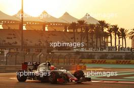 Esteban Gutierrez (MEX) Haas F1 Team VF-16. 25.11.2016. Formula 1 World Championship, Rd 21, Abu Dhabi Grand Prix, Yas Marina Circuit, Abu Dhabi, Practice Day.