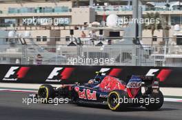 Carlos Sainz Jr (ESP) Scuderia Toro Rosso STR11. 25.11.2016. Formula 1 World Championship, Rd 21, Abu Dhabi Grand Prix, Yas Marina Circuit, Abu Dhabi, Practice Day.
